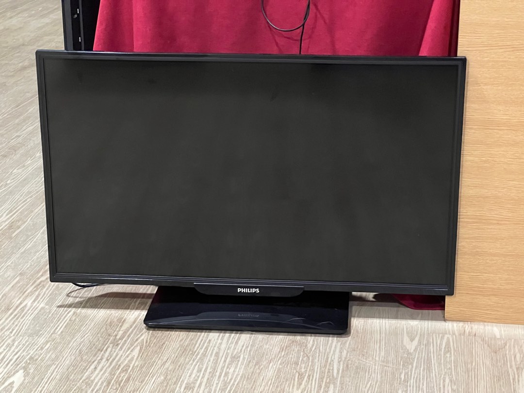 32 inch Philips TV, TV & Home Appliances, TV & Entertainment, TV on
