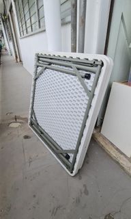 4 feet foldable table