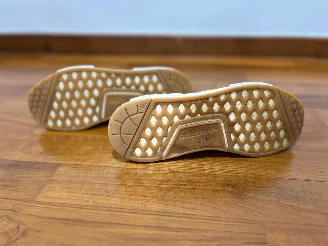 Nmd_r1 cloud deals d96635