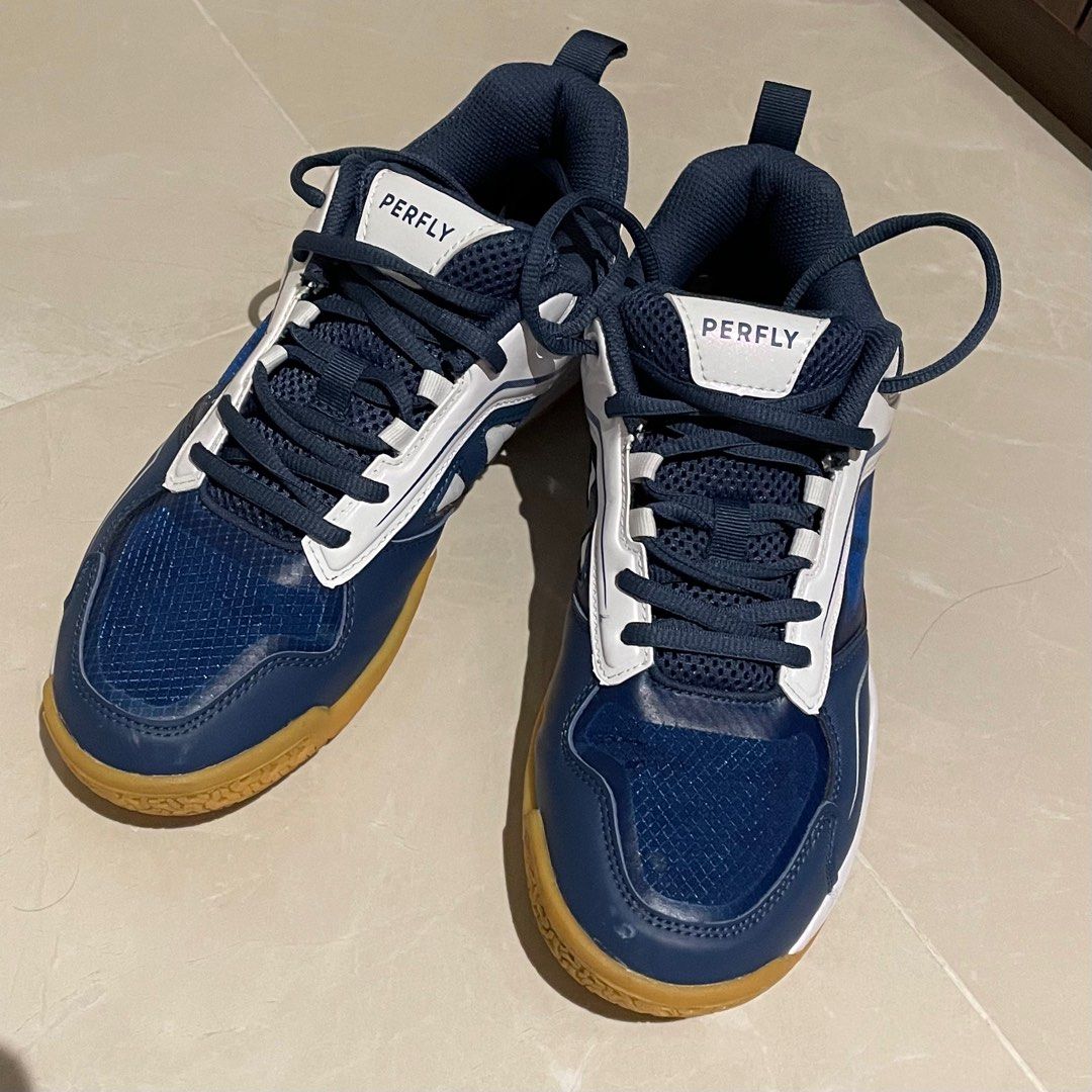 Badminton shoes in clearance decathlon