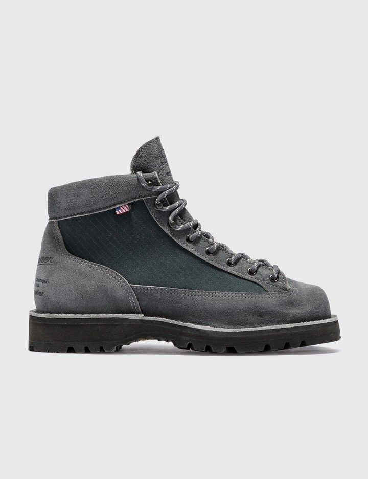 and wander x Danner Light Boot, 男裝, 鞋, 靴- Carousell