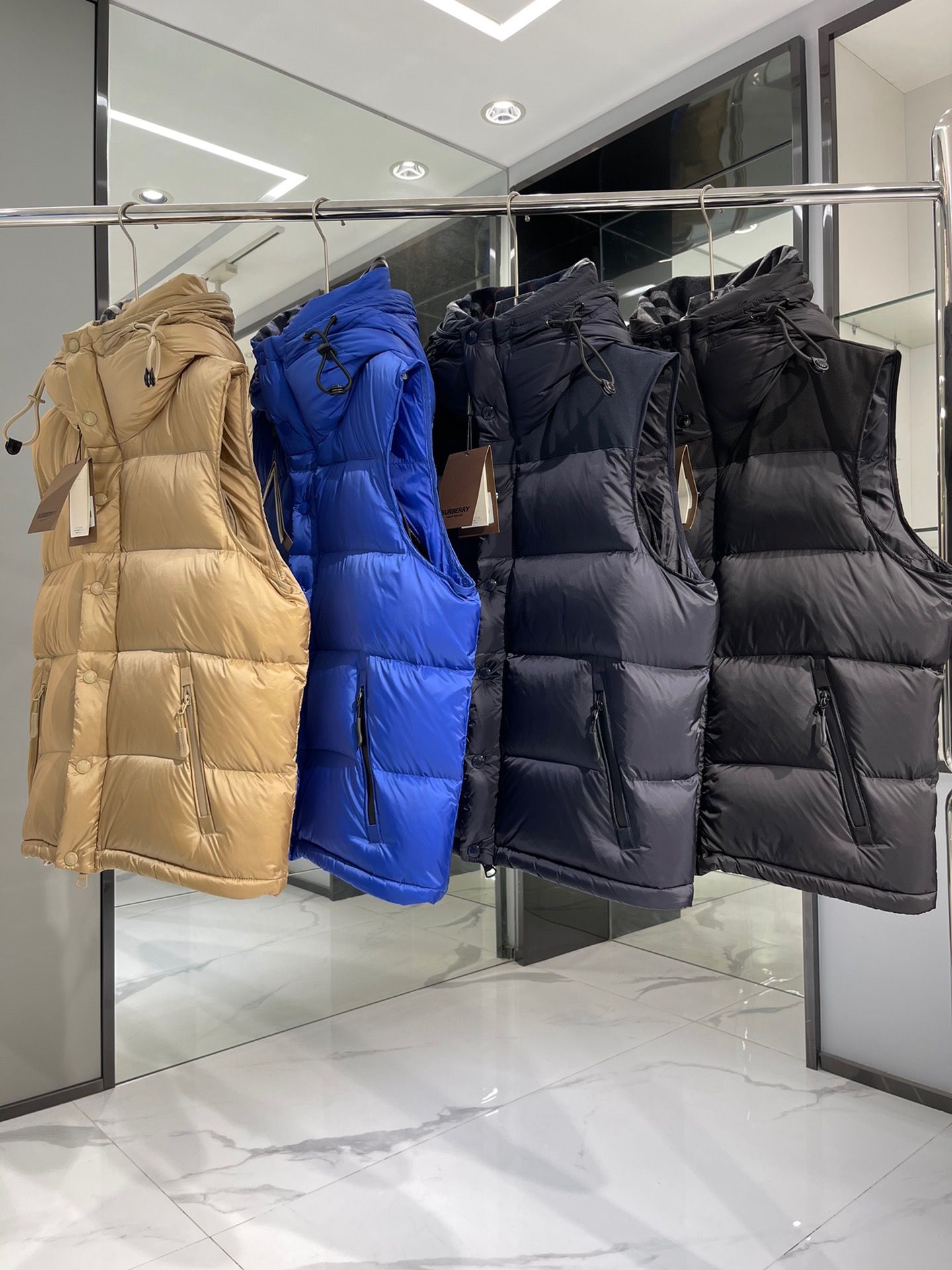 Authentic Burberry Detachable Down Jacket 2 in 1 Vest Luxury