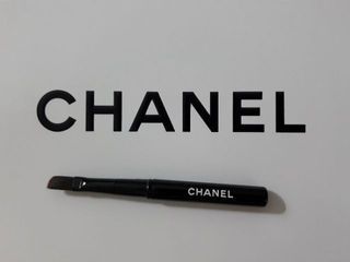 Chanel Crayon Sourcils Sculpting Eyebrow Pencil #10 Blond Clair - 1 g /  0.03 oz 