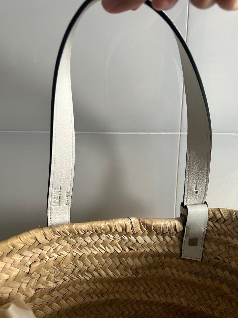 Authentic Loewe Basket Large (Category: Luxury Bags & Wallets) located in Quezon City. Submitted by breakmyfashion (Listing ID 1202920314, Image 3). Description: Comes with tag. .