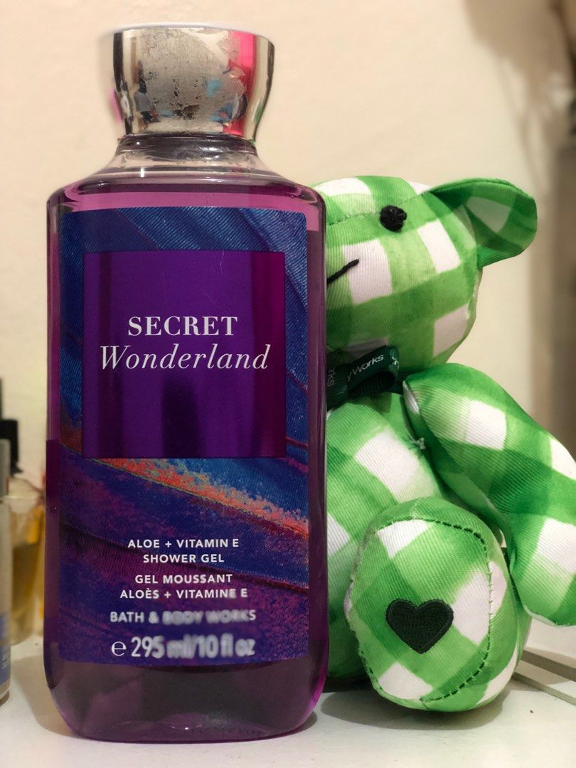 BBW secret wonderland sg, Beauty & Personal Care, Bath & Body, Bath on