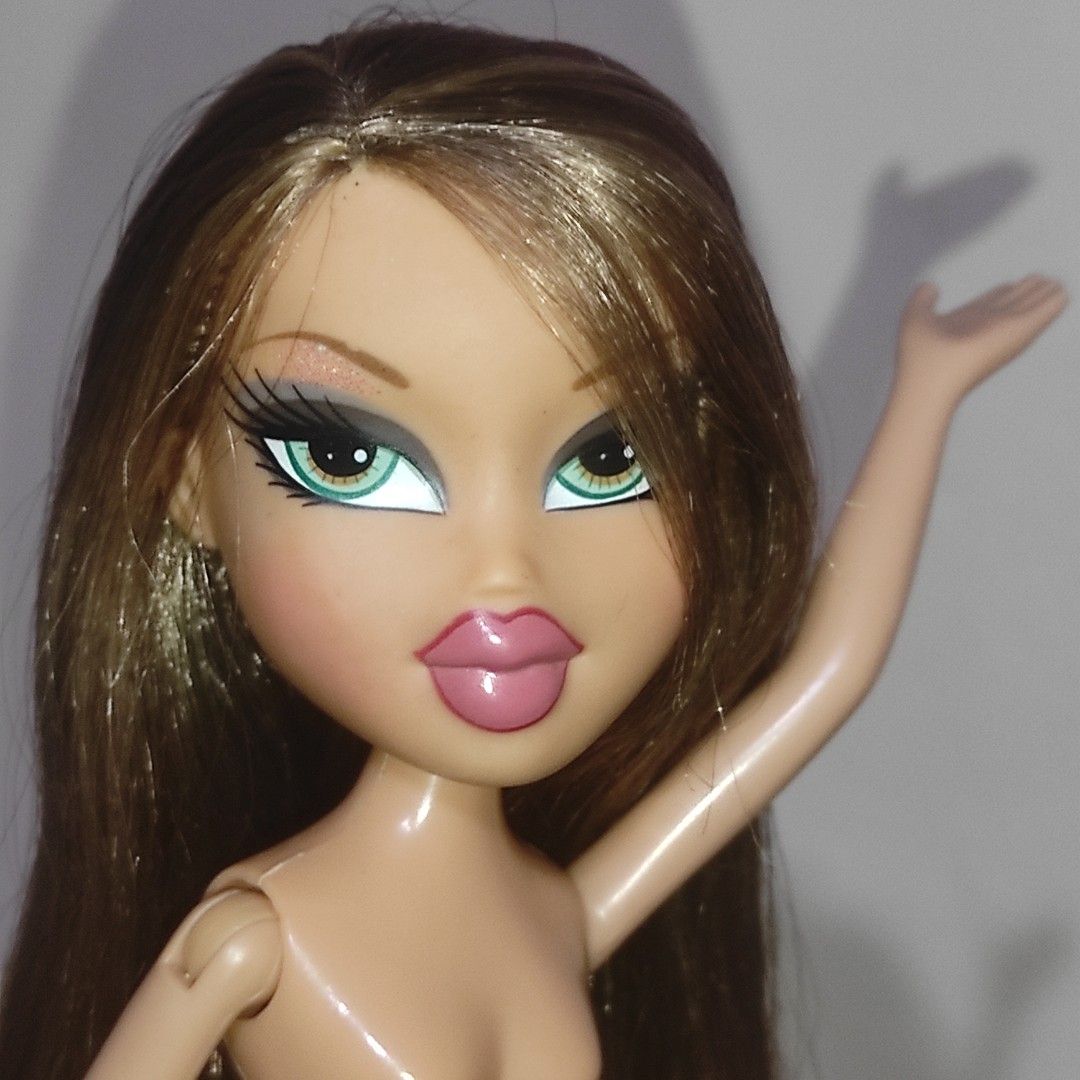Bratz Rock Angelz 2005 Yasmin, Hobbies & Toys, Toys & Games on Carousell