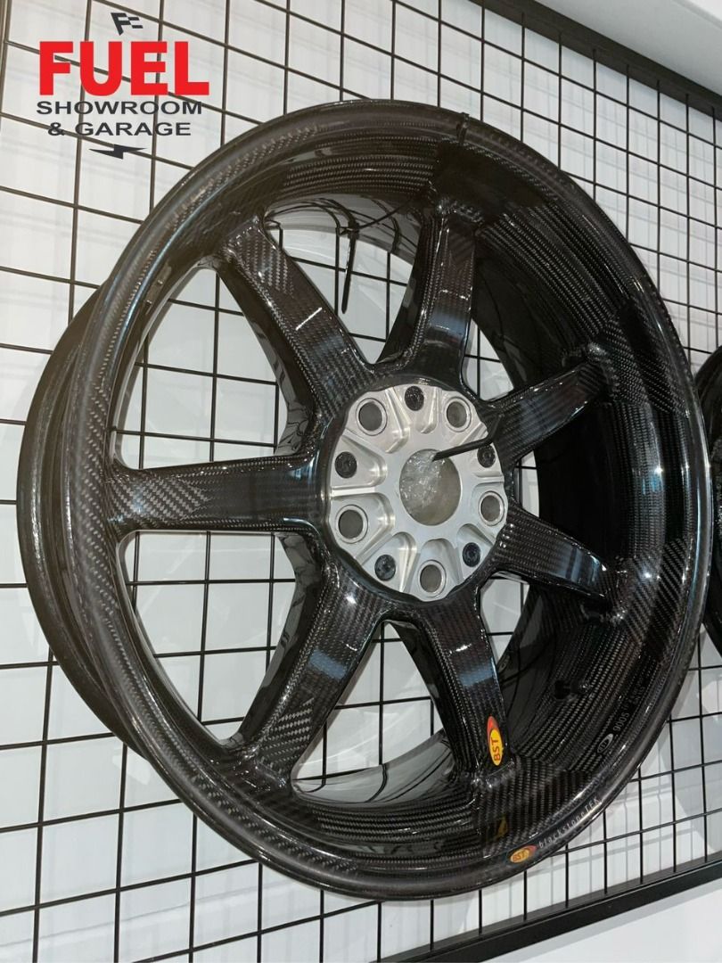 BST Carbon Fiber Wheels Black Panther BMW R NINE T R9T, Motorcycles, Motorcycle Accessories on