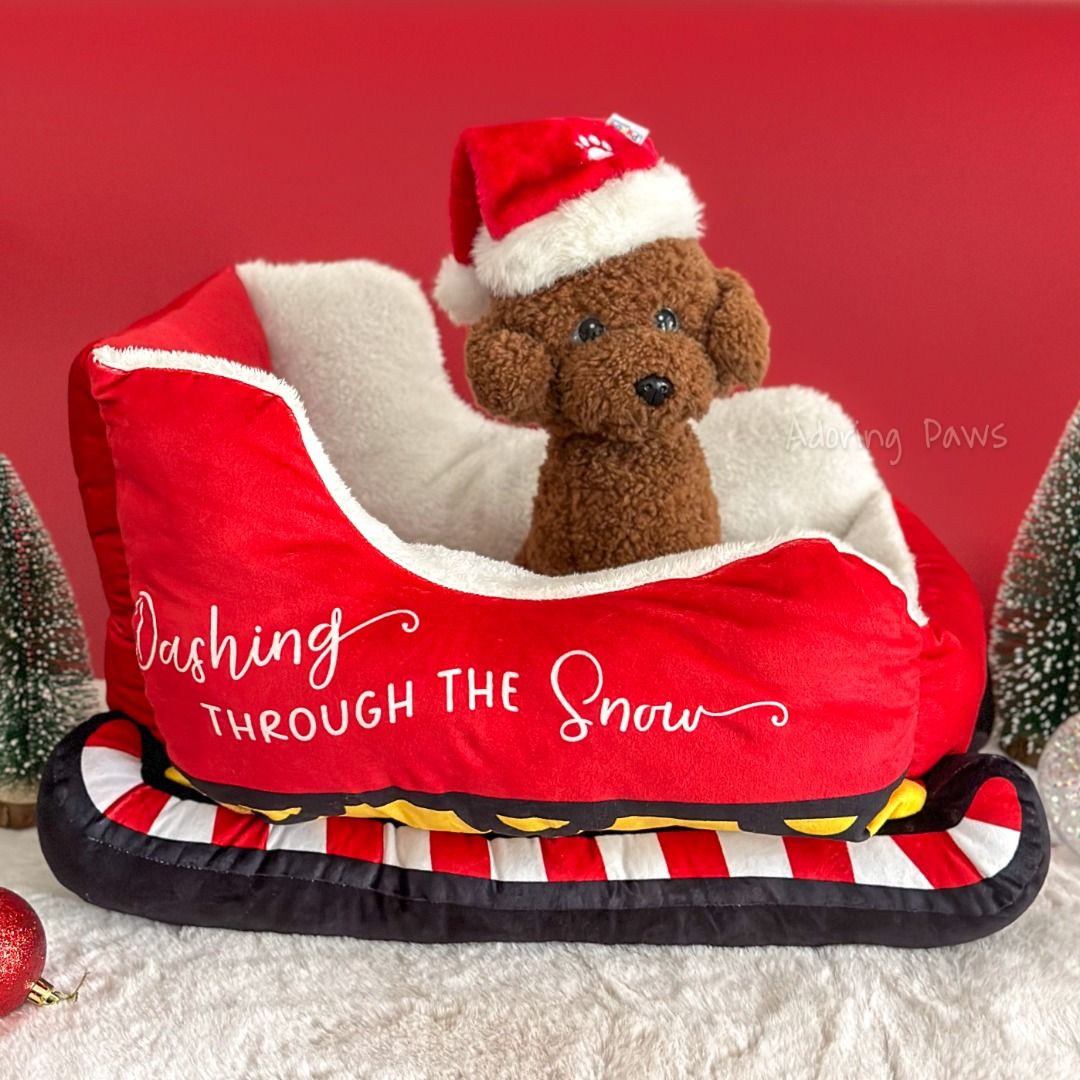 Santa on sale sleigh bed