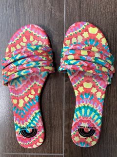 (Category: ) located in . Submitted by tanisingapore (Listing ID 1202990438, Image 1). Description: .