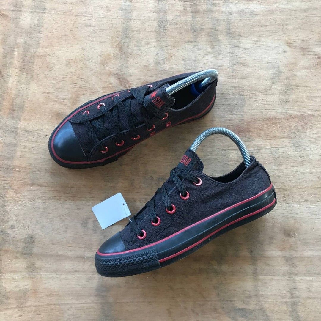 Converse shop black line
