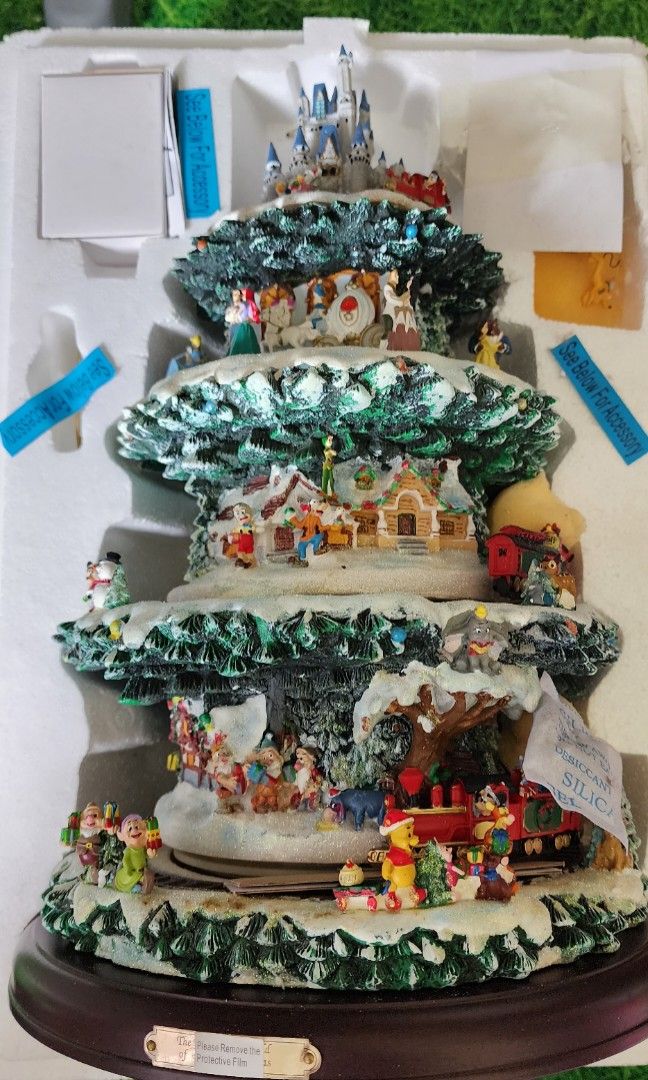 Disney Tabletop Christmas Tree The Wonderful World of Disney, Hobbies