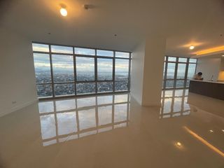 EAST GALLERY PLACE: 3BR For Sale: 247 sqm, corner, almost penthouse, 2 parking