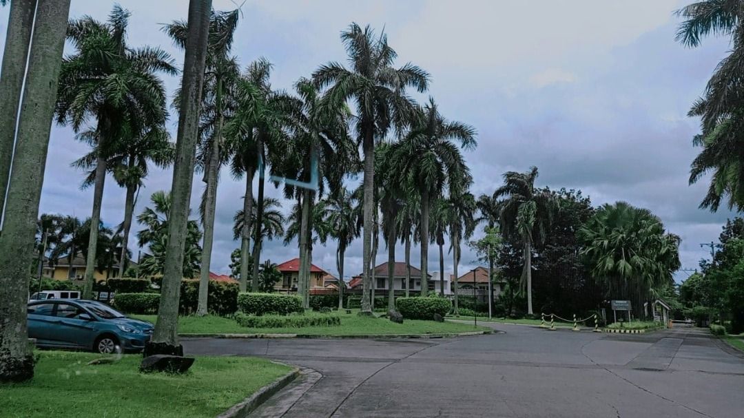 Resale 386sqm LOT ONLY in Santa Rosa Estates near kingbee and Chowking