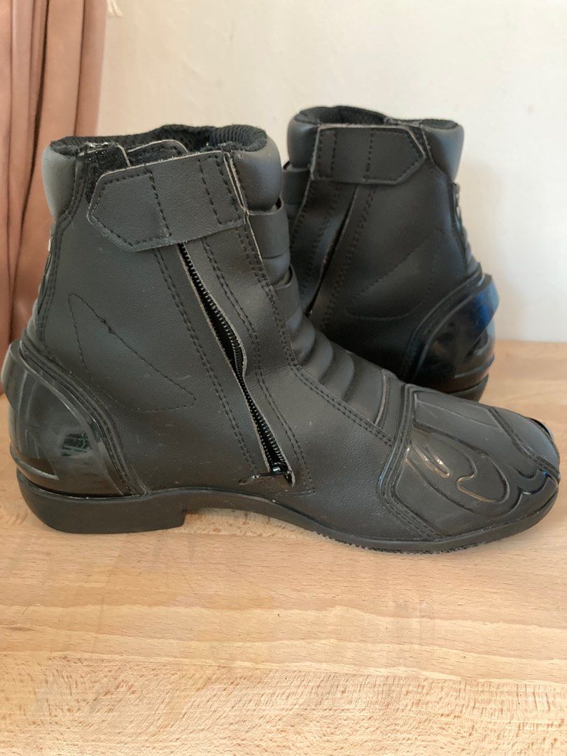 Forma axel boots store