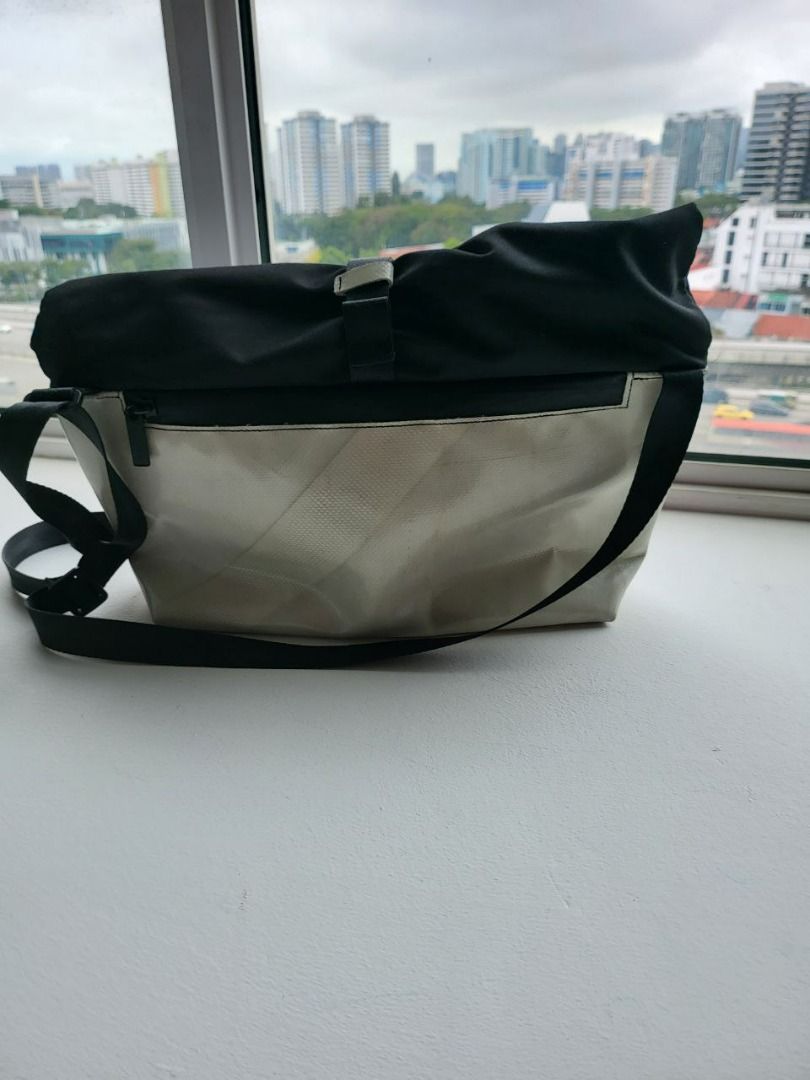 Freitag F640 ROLLIN SHOULDER BAG (SLIGHT NEGO OK), Men's Fashion