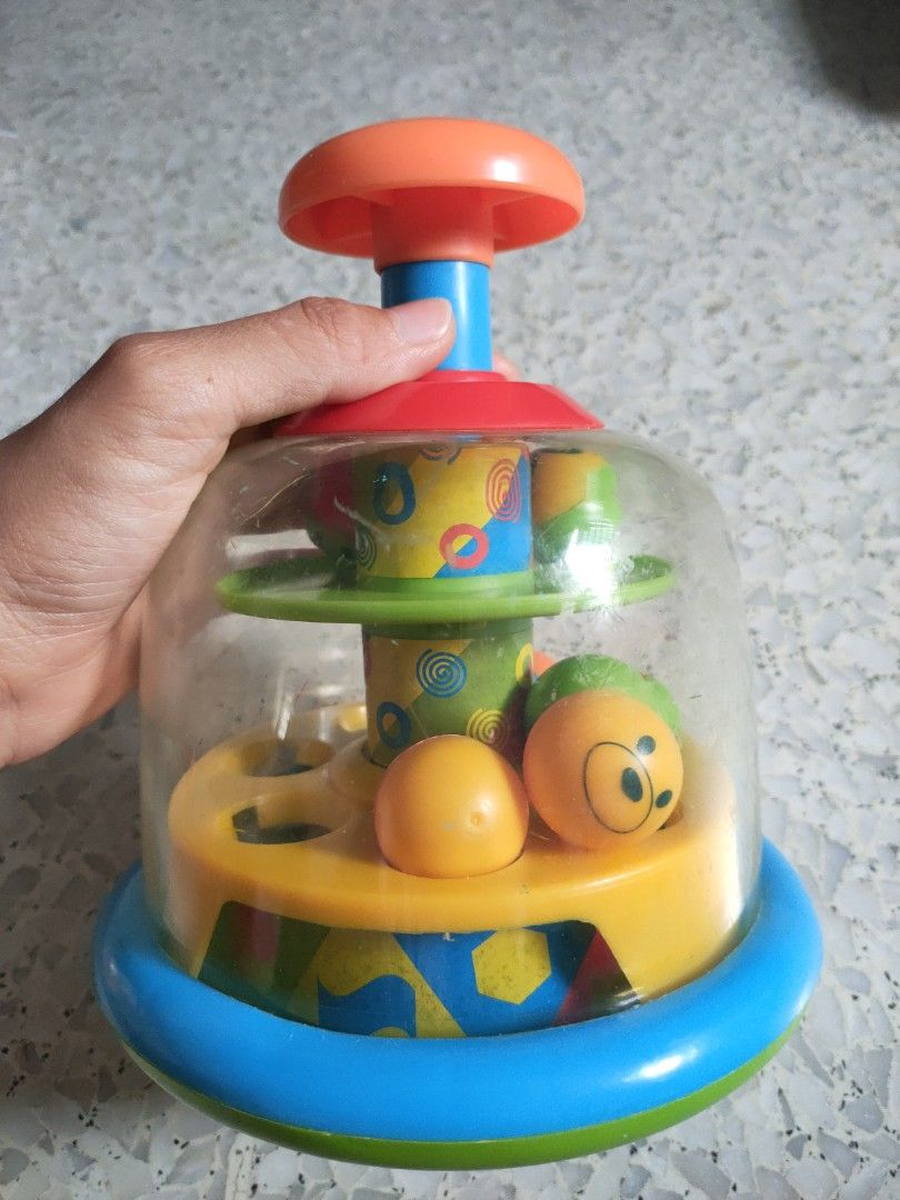 Fun time outlet spinning popping pals