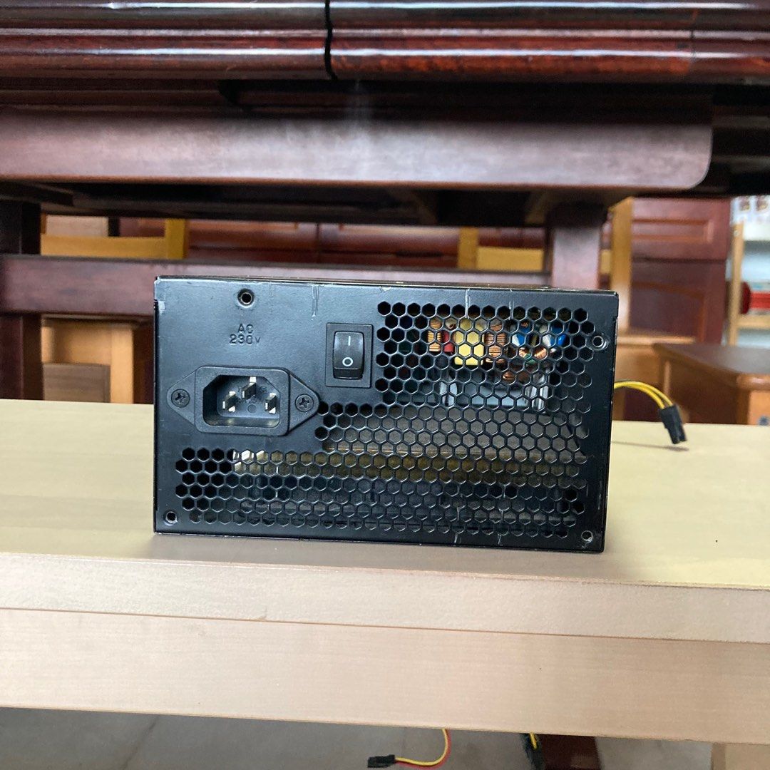 Gigabyte Power Supply (405 Watt), Computers & Tech, Parts & Accessories