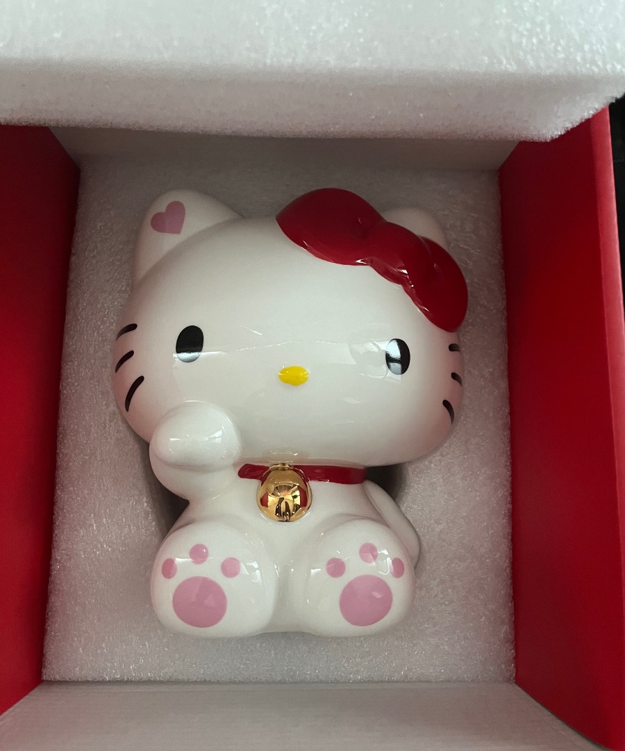 Hello Kitty Piggy Bank, Hobbies & Toys, Toys & Games on Carousell
