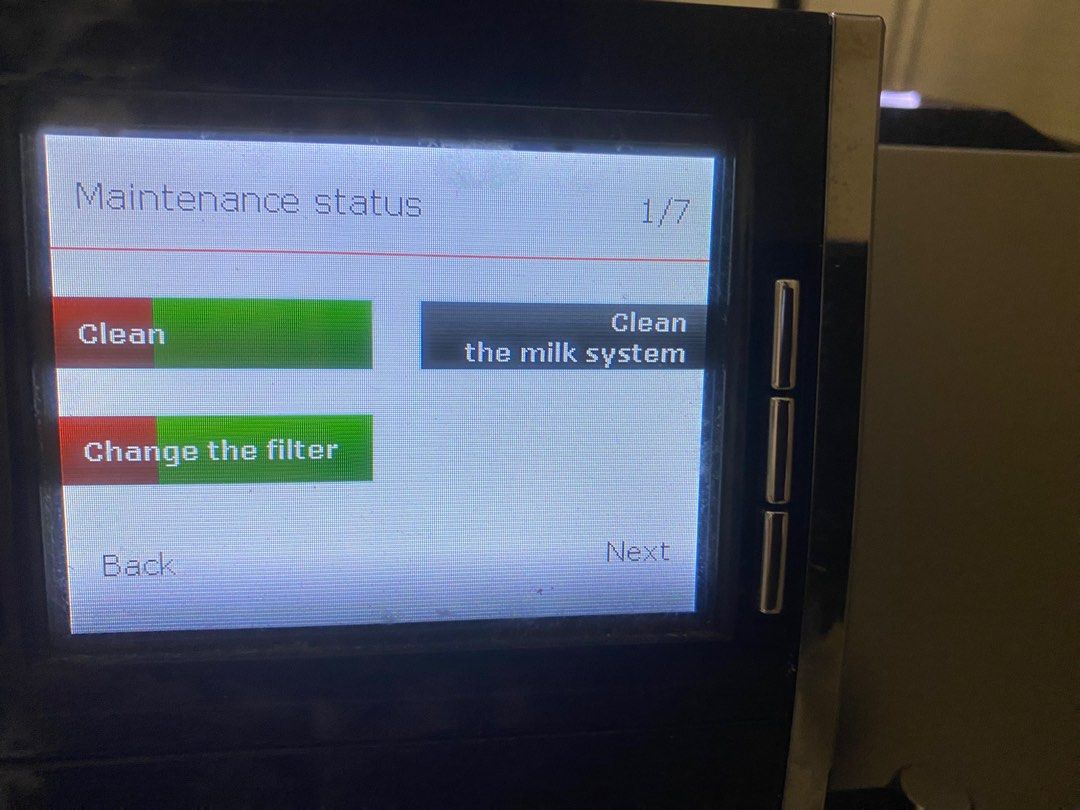 Jura Z9 Impressa coffee mach w milk frother & container , TV & Home