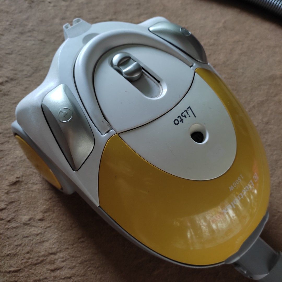 Listo Electrolux Vacuum Cleaner, TV & Home Appliances, Vacuum Cleaner