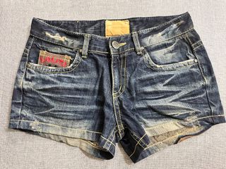 由 yuzzzzzzz_ (刊登 ID 1203073174，圖片 1) 提交，位於 的 (類別：)，說明：。