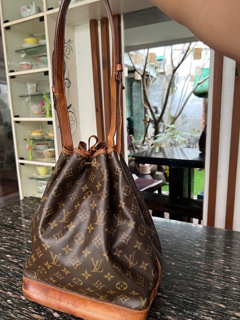 Sold at Auction: Louis Vuitton Monogram Noe Bucket Bag 1992