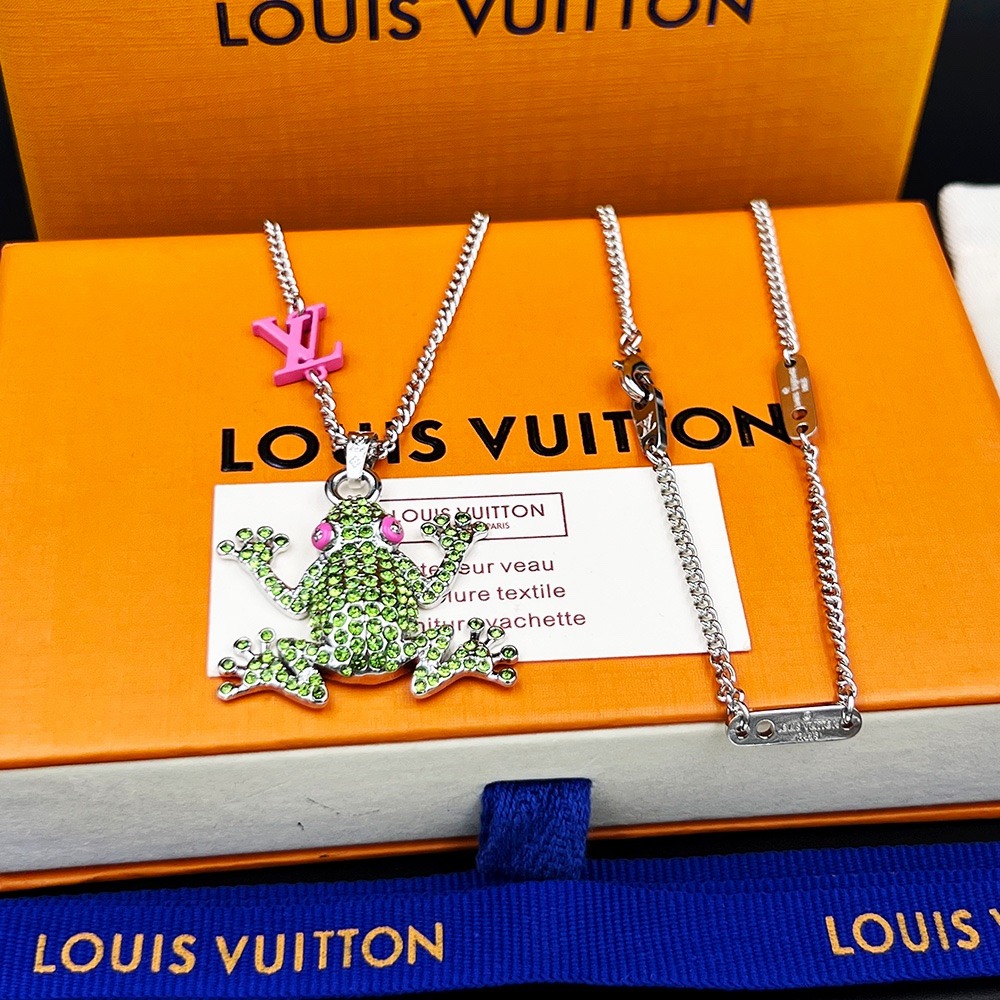 Louis Vuitton LV Crazy Animals Necklace Silver/Green