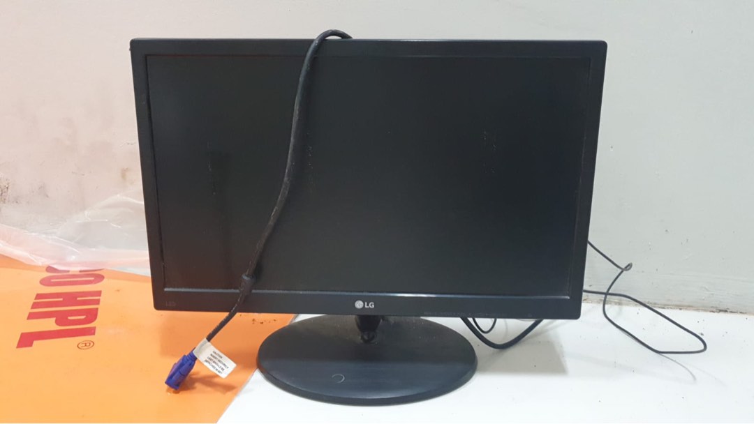 Monitor LED LG 19 INCH, Elektronik, Komputer, Desktop di Carousell