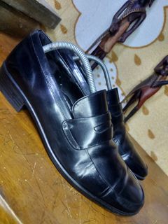 MOOK LEATHER LOAFERS SIZE 8.5 MEN