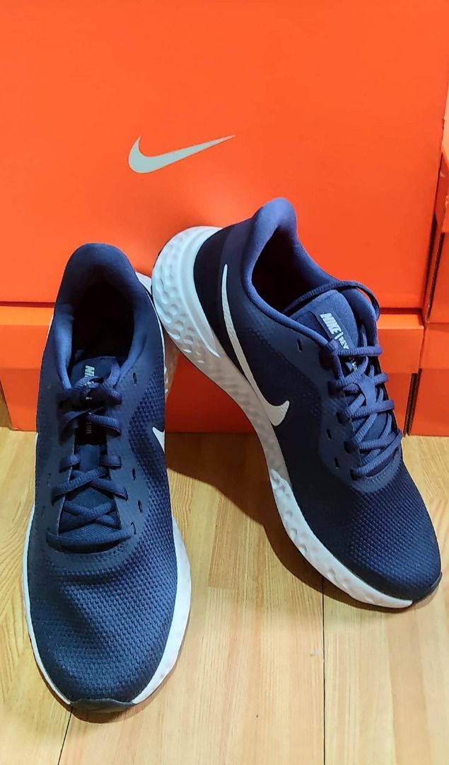 Nike running shoes under 2500 sales