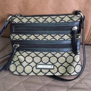 (Category: ) located in . Submitted by declutterholic. (Listing ID 1202912568, Image 1). Description: .