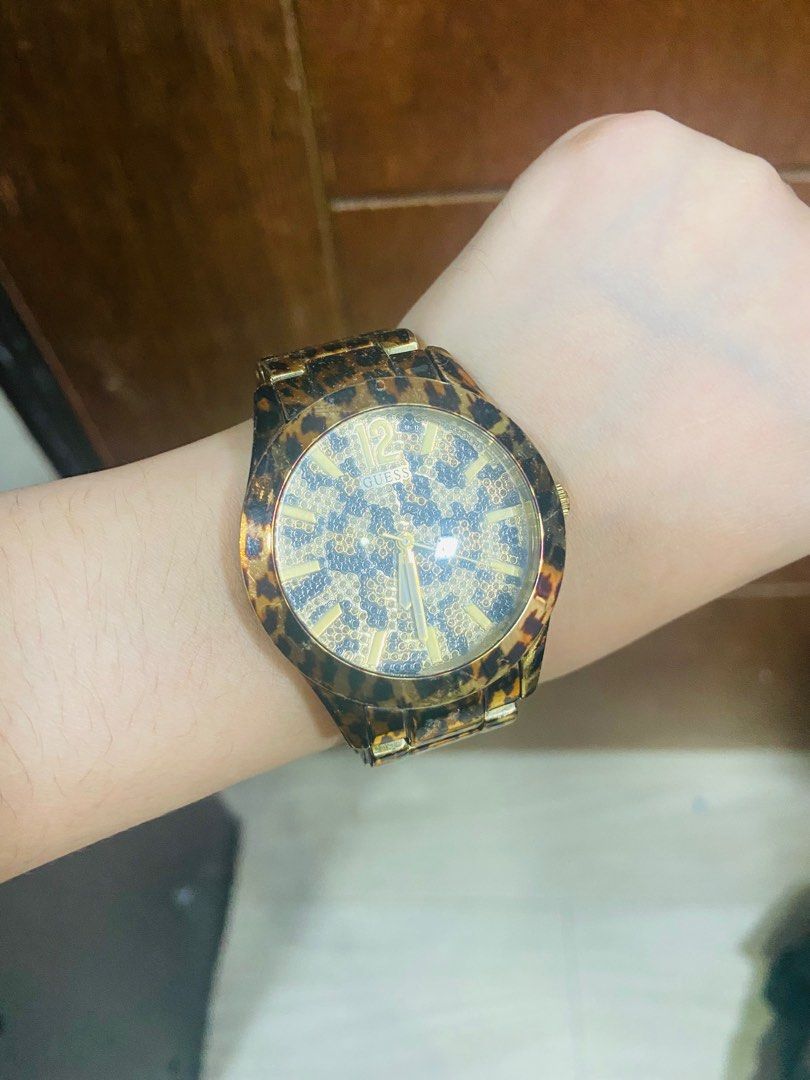 Original cheetah print guess watch unisex, Women's Fashion, Watches &  Accessories, Watches on Carousell
