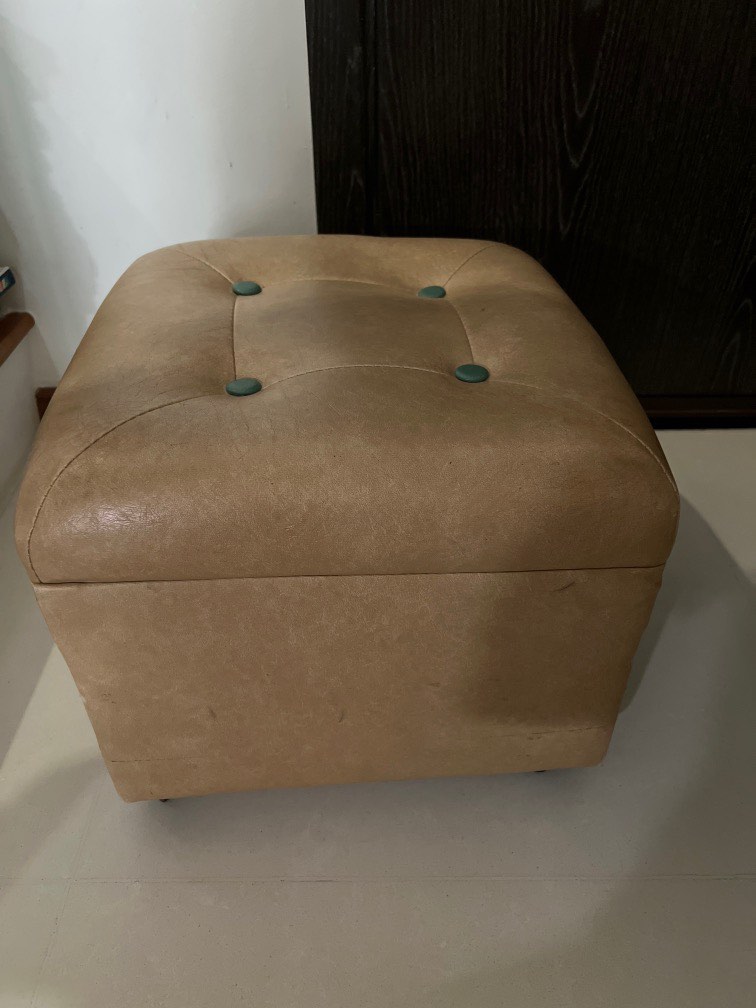 Ottoman with rollers, Furniture & Home Living, Furniture, Chairs on