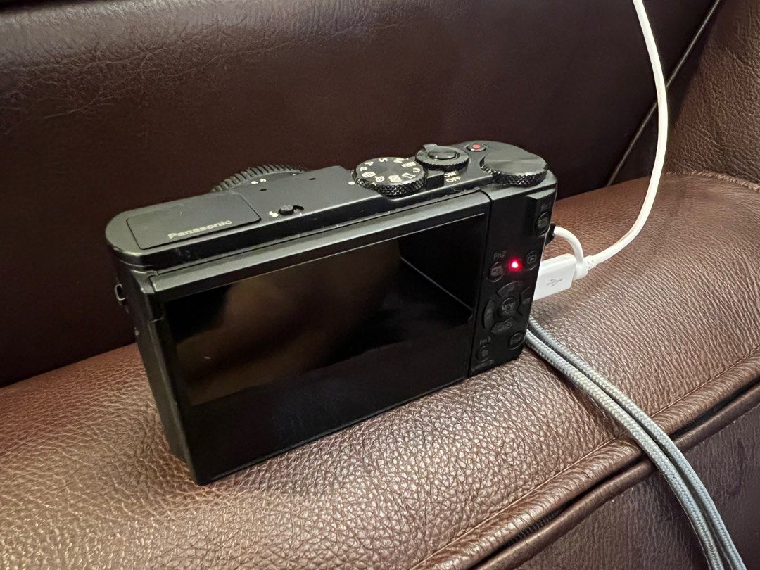 Panasonic lumix lx10, Photography, Cameras on Carousell