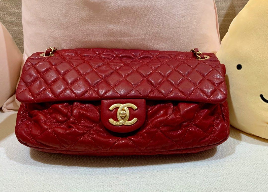 CHANEL Timeless East West Flap Bag Medium Red Lamb GHW Pre-❤️, Luxury, Bags  & Wallets on Carousell