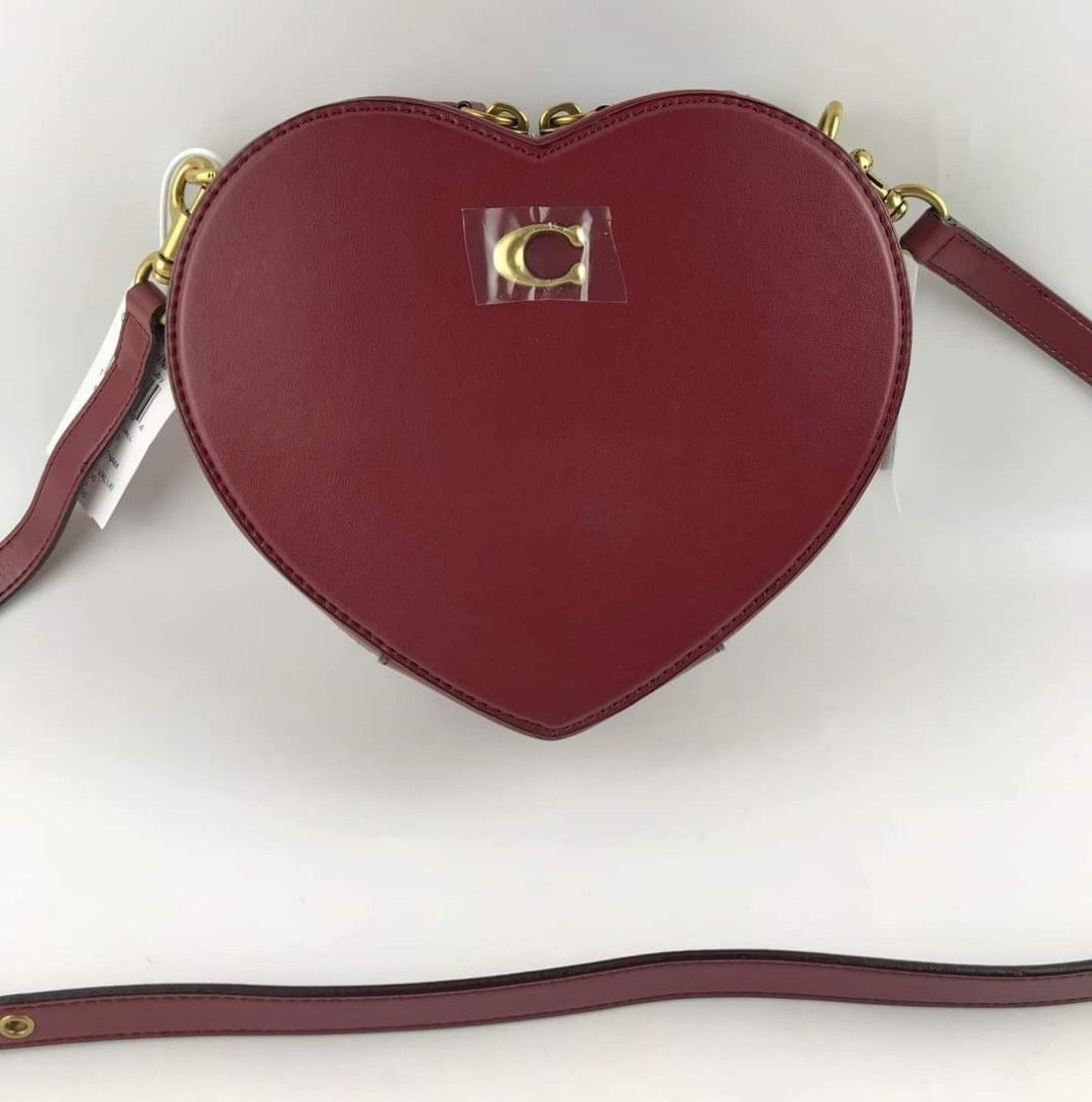 Coach Heart Crossbody Bag Purse for Sale in Simi Valley, CA - OfferUp