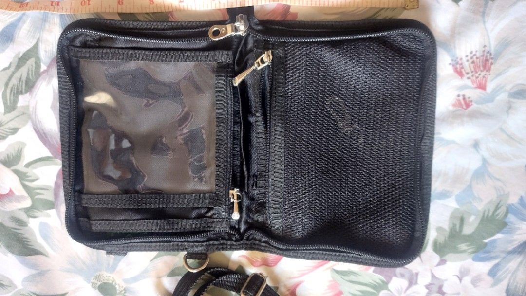 Samsonite wallet / passport wallet, Men's Fashion, Bags, Belt bags