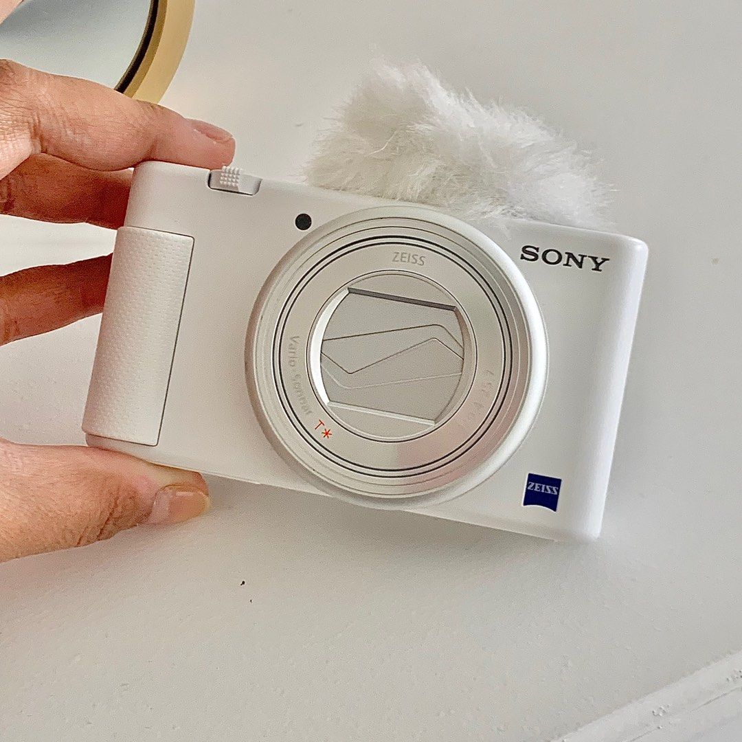 SONY ZV1 2 batteries, pouch, 64GB SD card, Photography, Cameras on Carousell