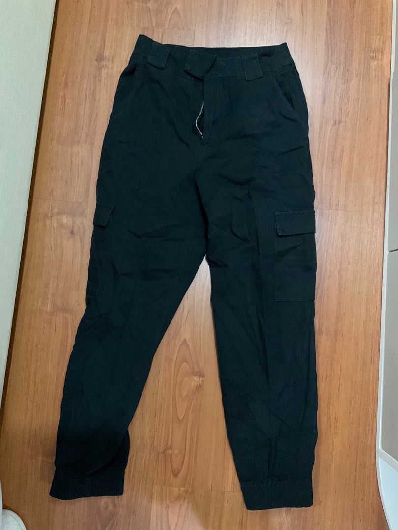 Stradivarius Cargo Pants/Trousers in Black, Women's Fashion, Bottoms