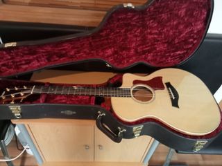Taylor guitar 214ce-k dlx with hardcase