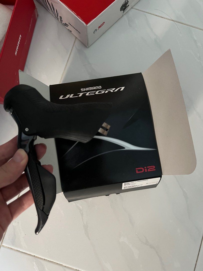 Ultegra R8070 di2 left shifter ONLY (Hydraulic), Sports Equipment