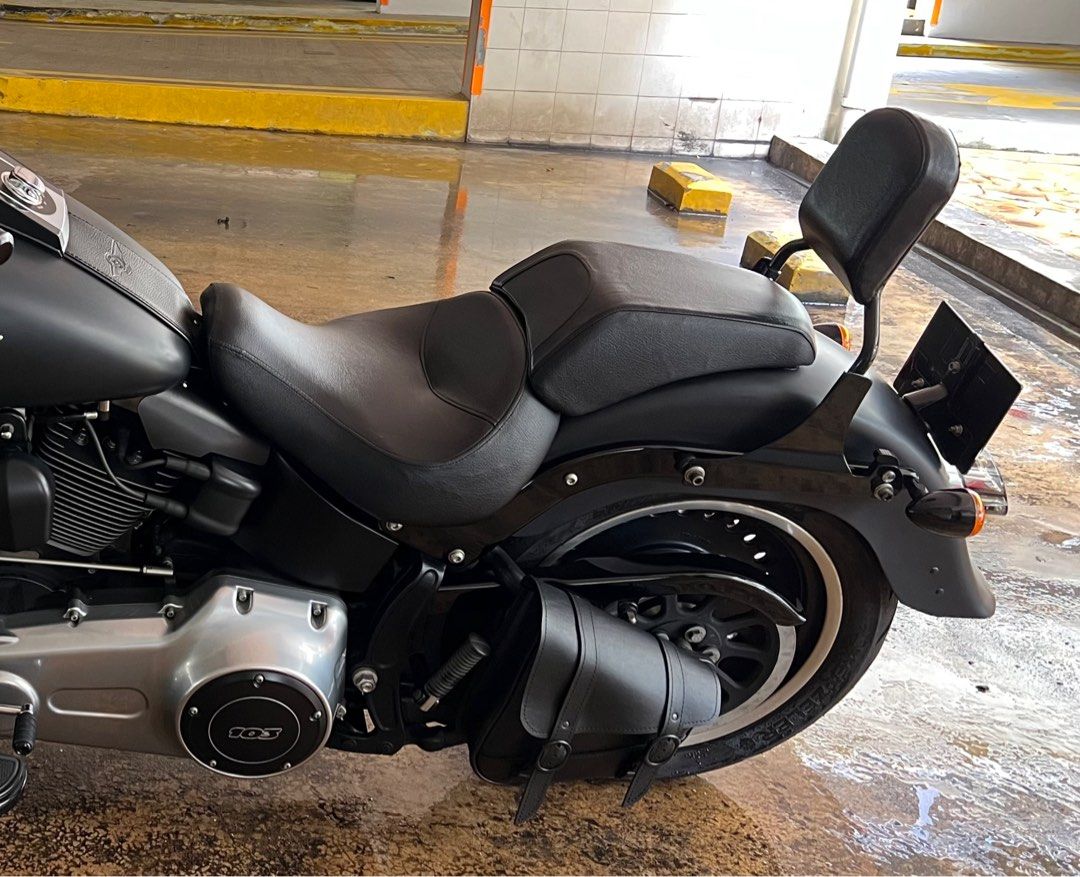 Willie and max swingarm bag store