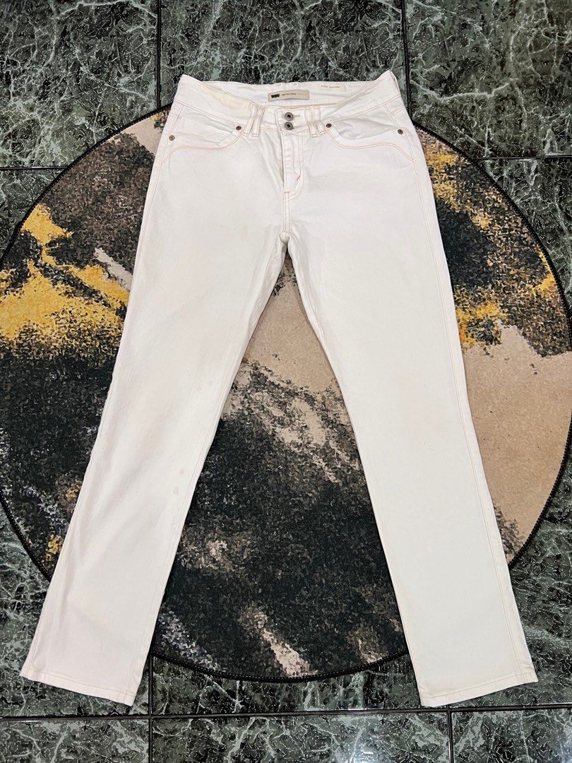 Women's Levi's Mid Rise Skinny White Jeans Waist 30-32”, Women's Fashion,  Bottoms, Jeans & Leggings on Carousell