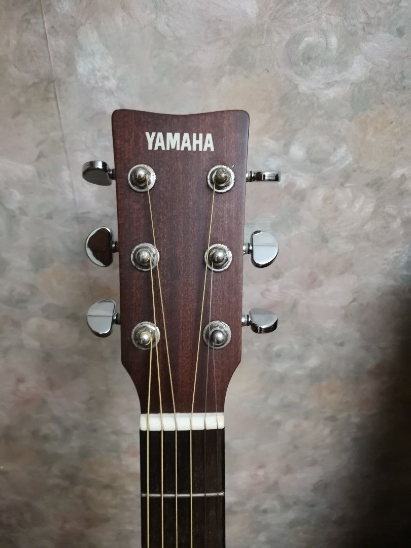 Yamaha F370DW Acoustic Guitar, Hobbies & Toys, Music & Media, Musical ...