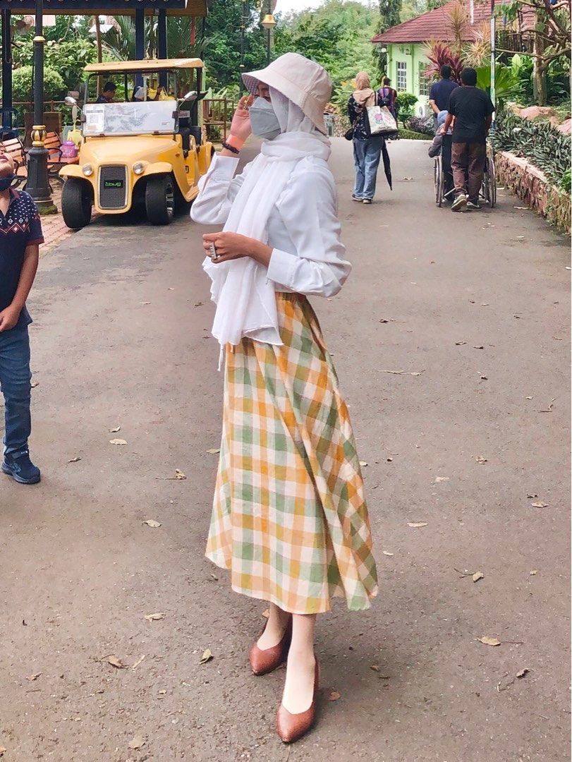 Plaid skirt green best sale yellow