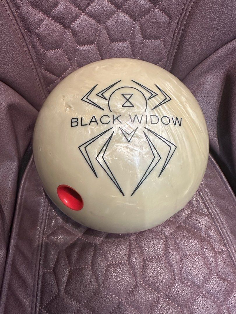 15lbs Hammer Bowling Ball (Black Widow Ghost), Sports Equipment, Sports