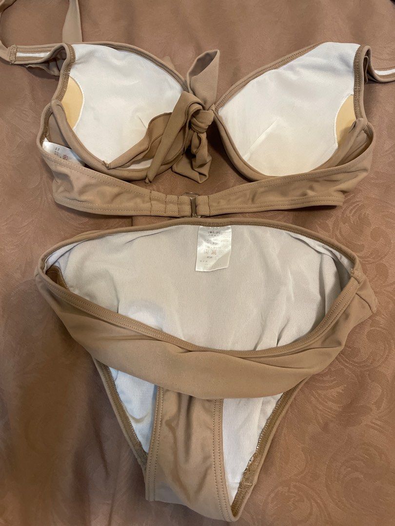 2-piece swimwear (Category: Bikinis & Swimsuits) located in Manila. Submitted by ThatPinkInTheCorner (Listing ID 1203182194, Image 2). Description: Used once or twice. Fits XS-S 34A 80% nylon location : sta.mesa /angono sf shouldered by buyer mop: gcash/unionbank/seabank courier: J&T (no shopee checkout) *Some items will show minimal flaws. minor/major flaws are shown in photos Please tailor your expectations.*.