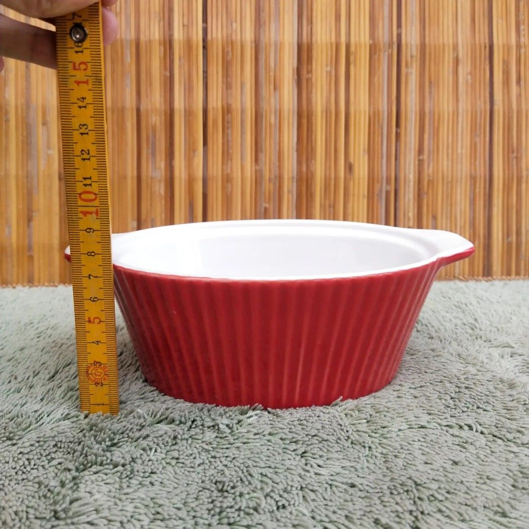 3 Baking Dish Bundle (Category: Bakeware) located in Malolos. Submitted by jestrelita (Listing ID 1203303803, Image 2). Description: 3 Baking Dish Bundle P320 all - deep red oval baking bowl - 2 white ramekin bowls - oven safe - good condition 🎉🎄🛍🥳🎉🛍🎄.