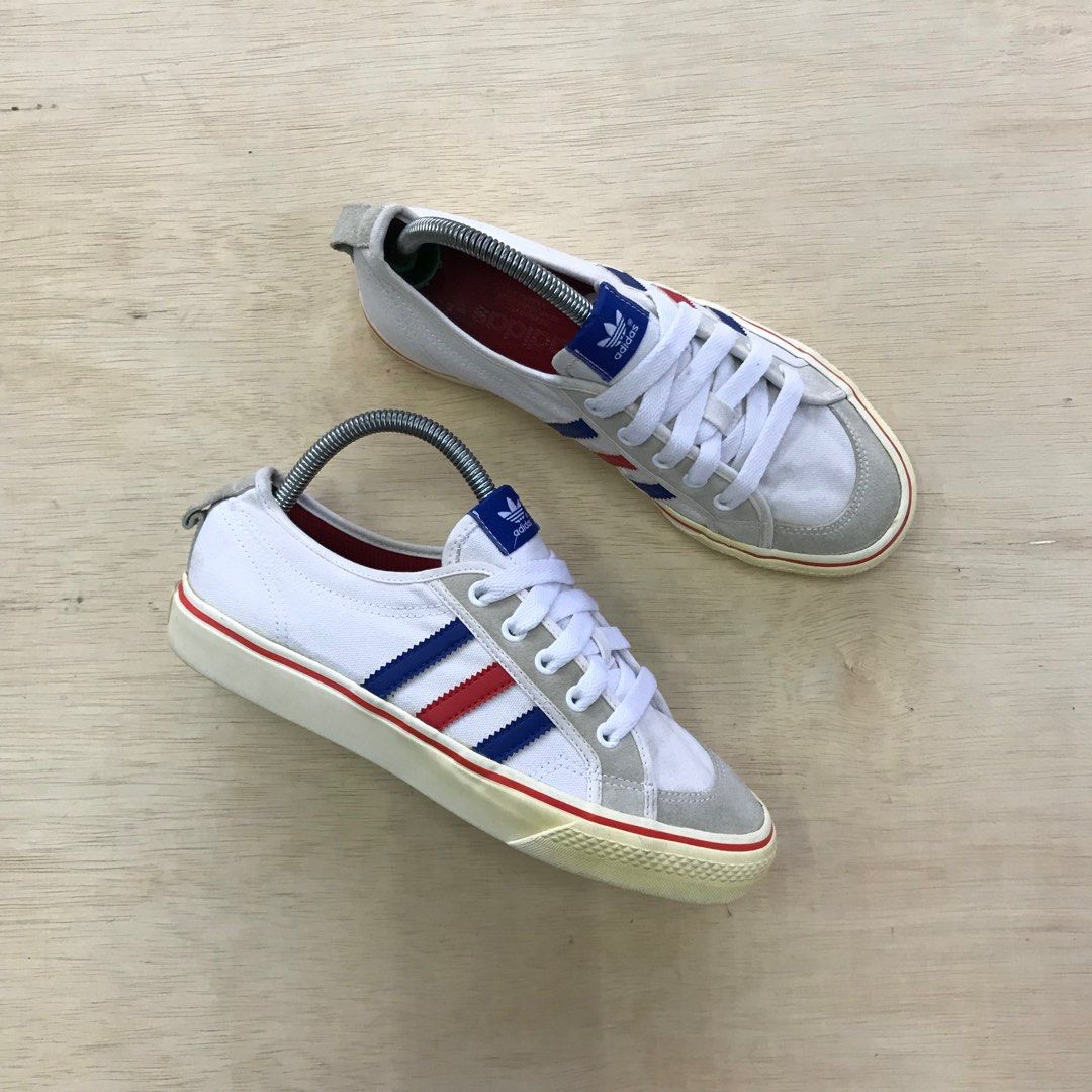 Adidas shoes store red line