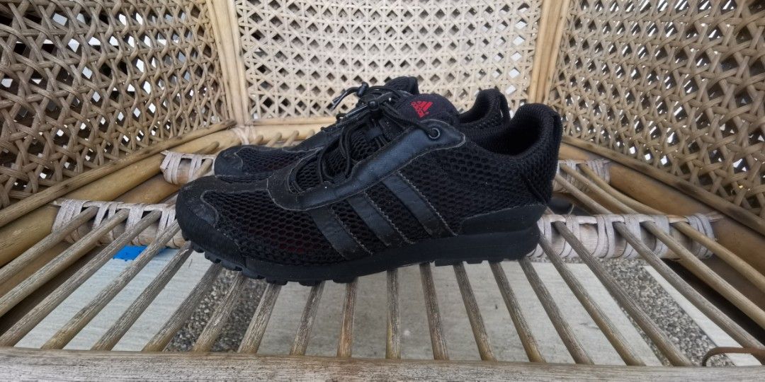 Adidas daroga triple black 7uk